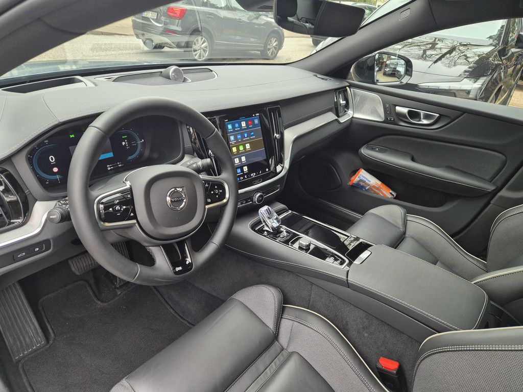 Volvo S60 T8 Ultimate Dark Recharge Plug-In Hybrid AWD