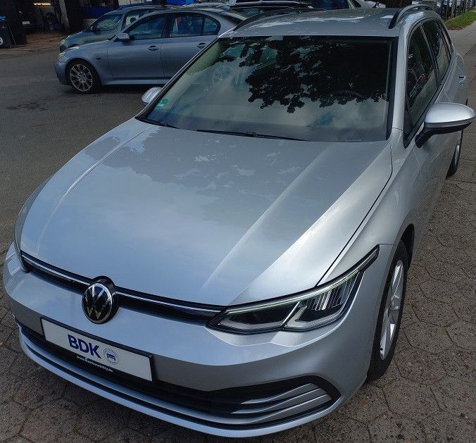 Volkswagen Golf VIII 2.0 TDi Life - Samsaru's Car Outlet