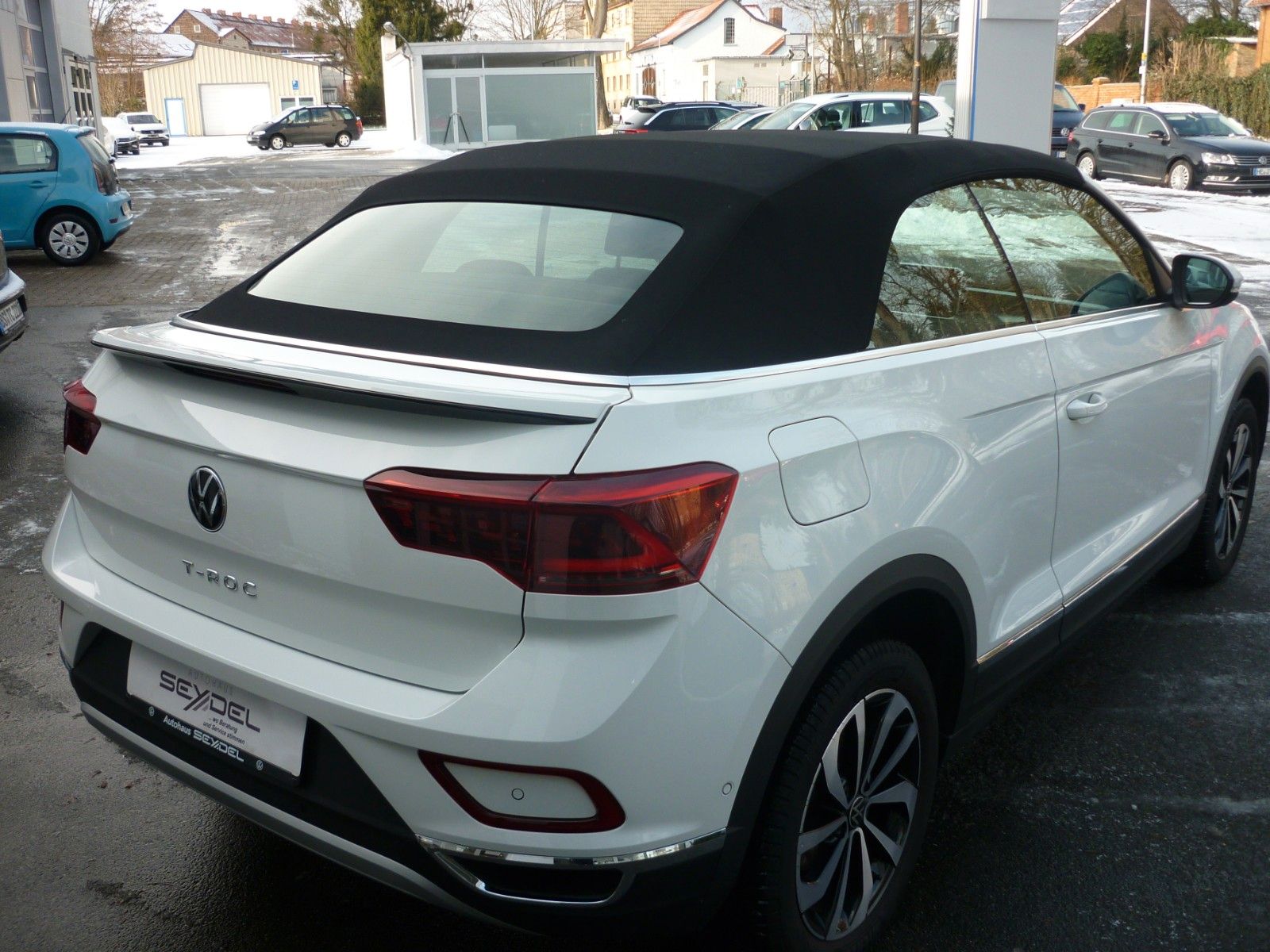 Volkswagen T-Roc Style - Samsaru's Car Outlet