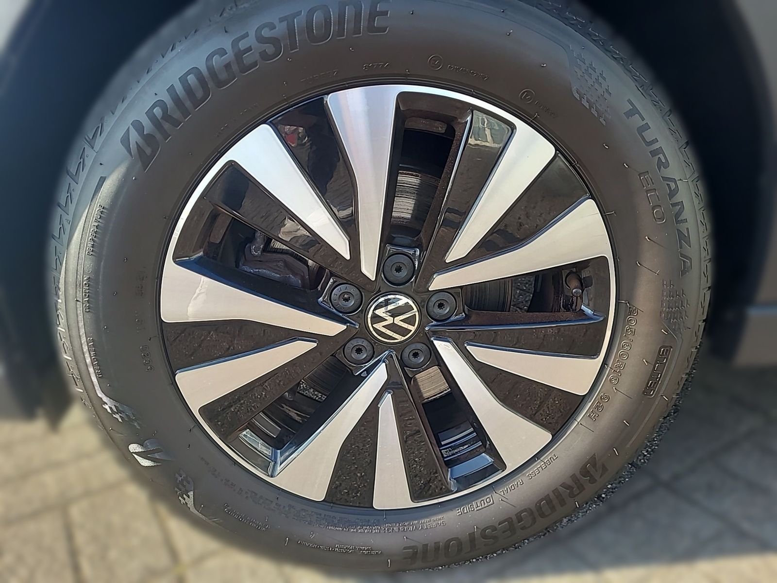 Volkswagen Taigo 1.0 TSI LIFE - Samsaru's Car Outlet