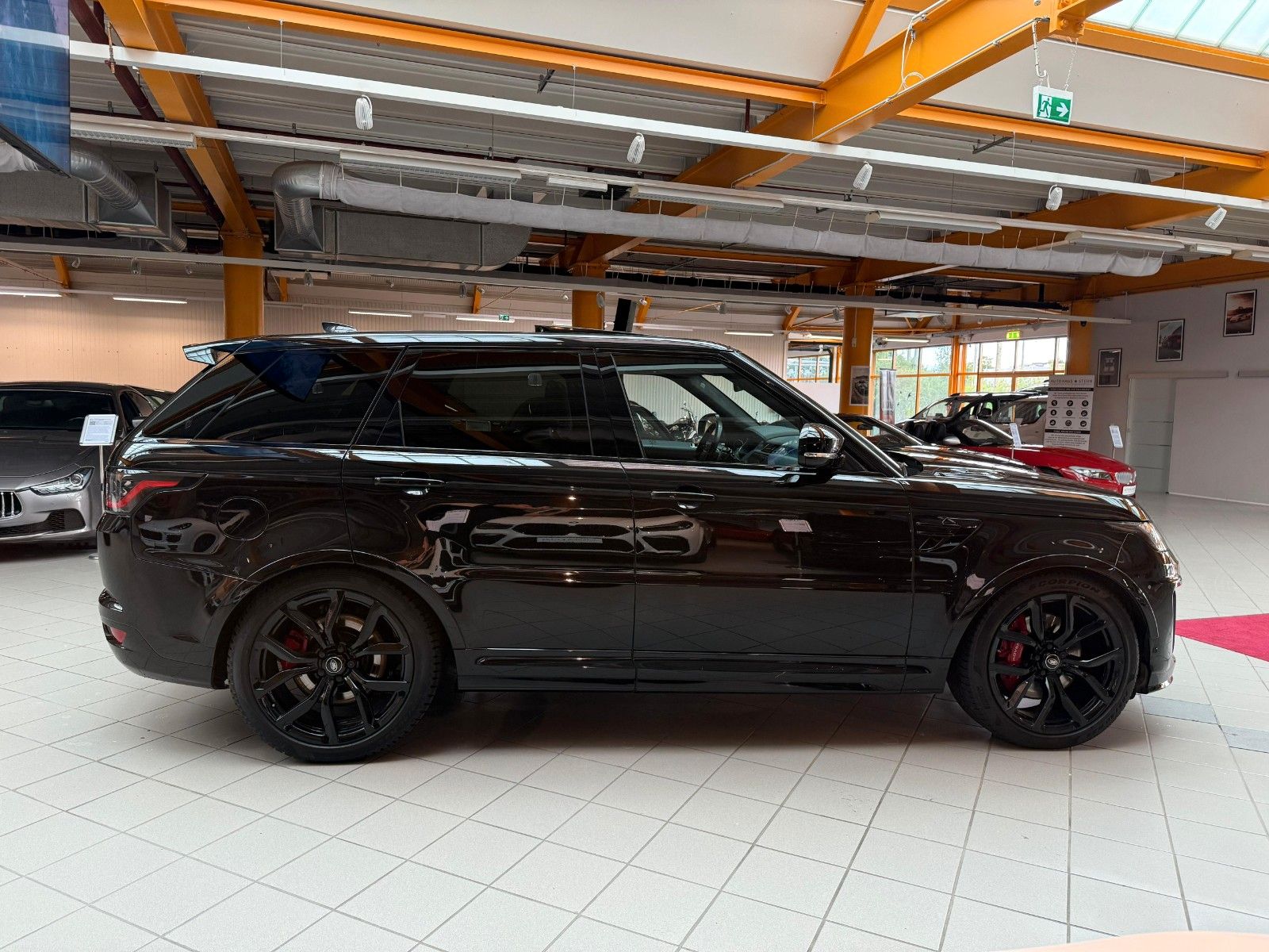 Range Rover Sport SVR - Samsaru's Car Outlet