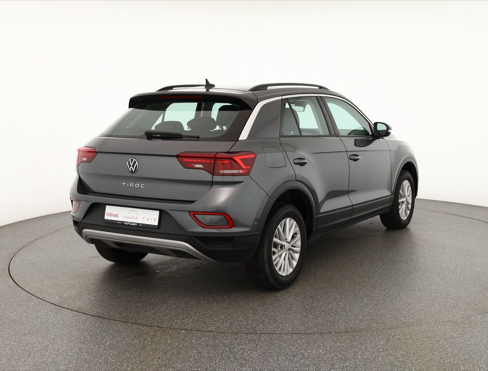 Volkswagen T-Roc 1.5 TSI DSG - Samsaru's Car Outlet