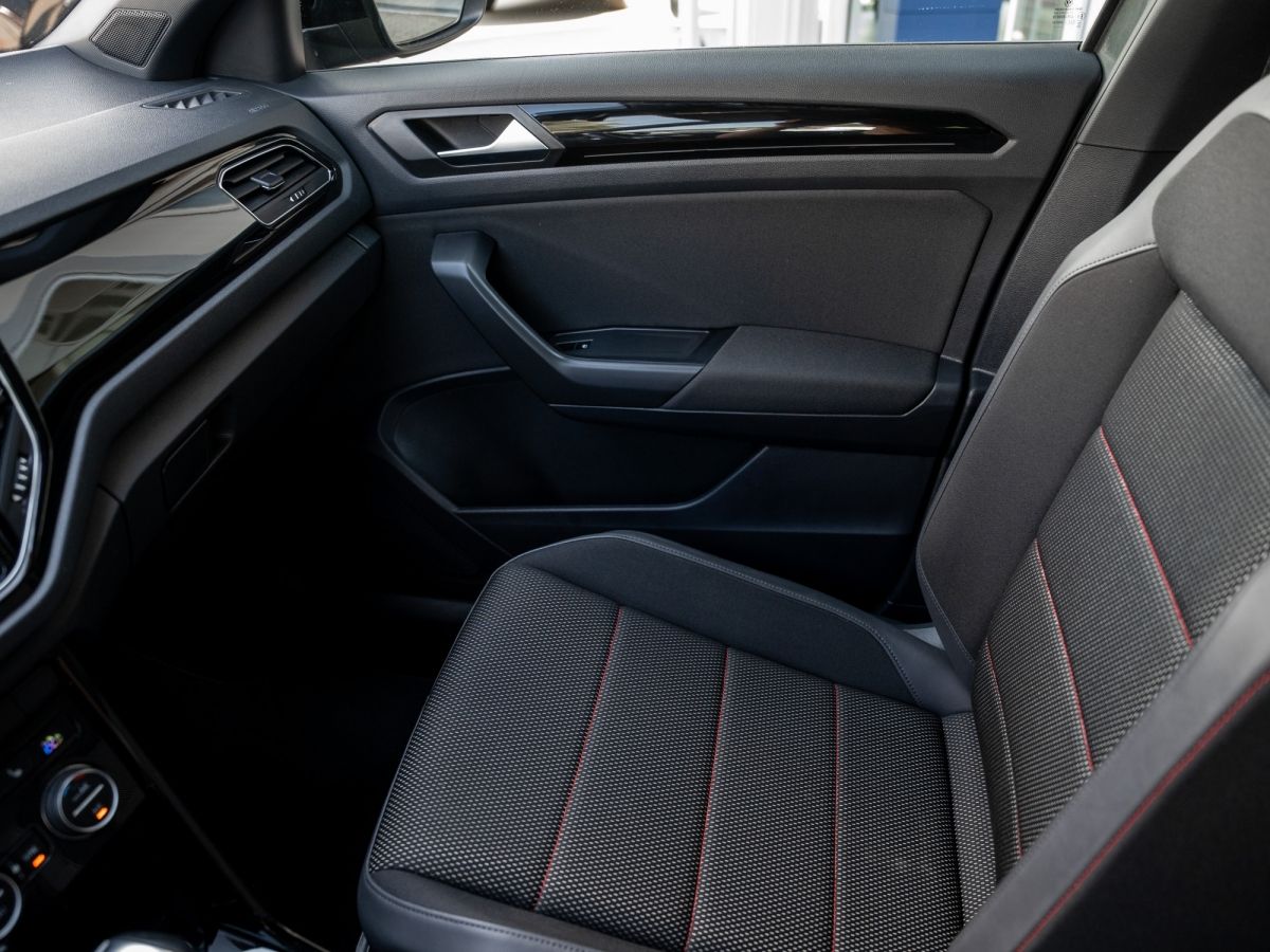 Volkswagen T-ROC Sport 1.5 TSI DSG - Samsaru's Car Outlet