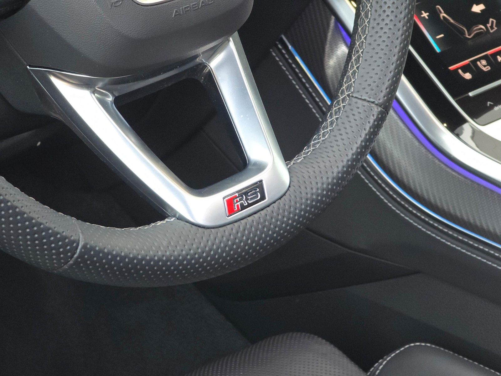 Audi RSQ8 (Massage/Ceramic/360 Kamera)