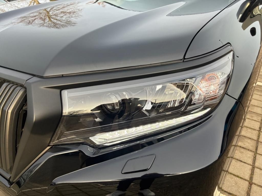 Toyota Land Cruiser 2.8 D4-D TEC Edition AHK PANO JBL B