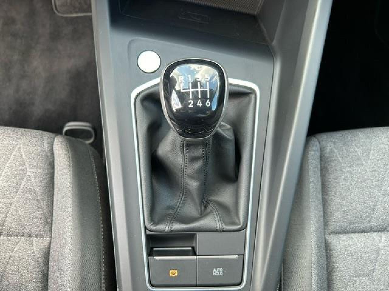 Volkswagen Golf VIII Move 1.5 l TSI - Samsaru's Car Outlet