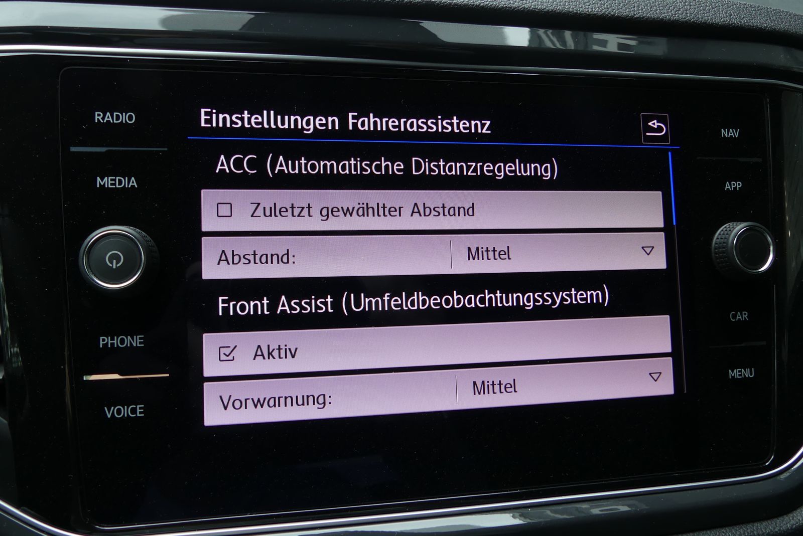 Volkswagen T-Roc Sport 4Motion - Samsaru's Car Outlet