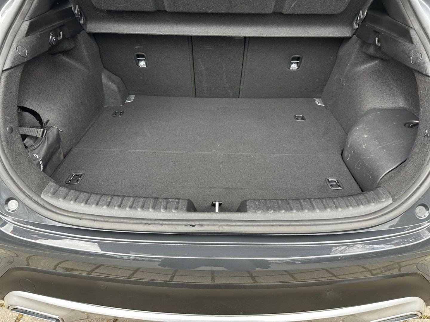 Kia XCeed PLATINUM Plug-in Hybrid - Samsaru's Car Outlet