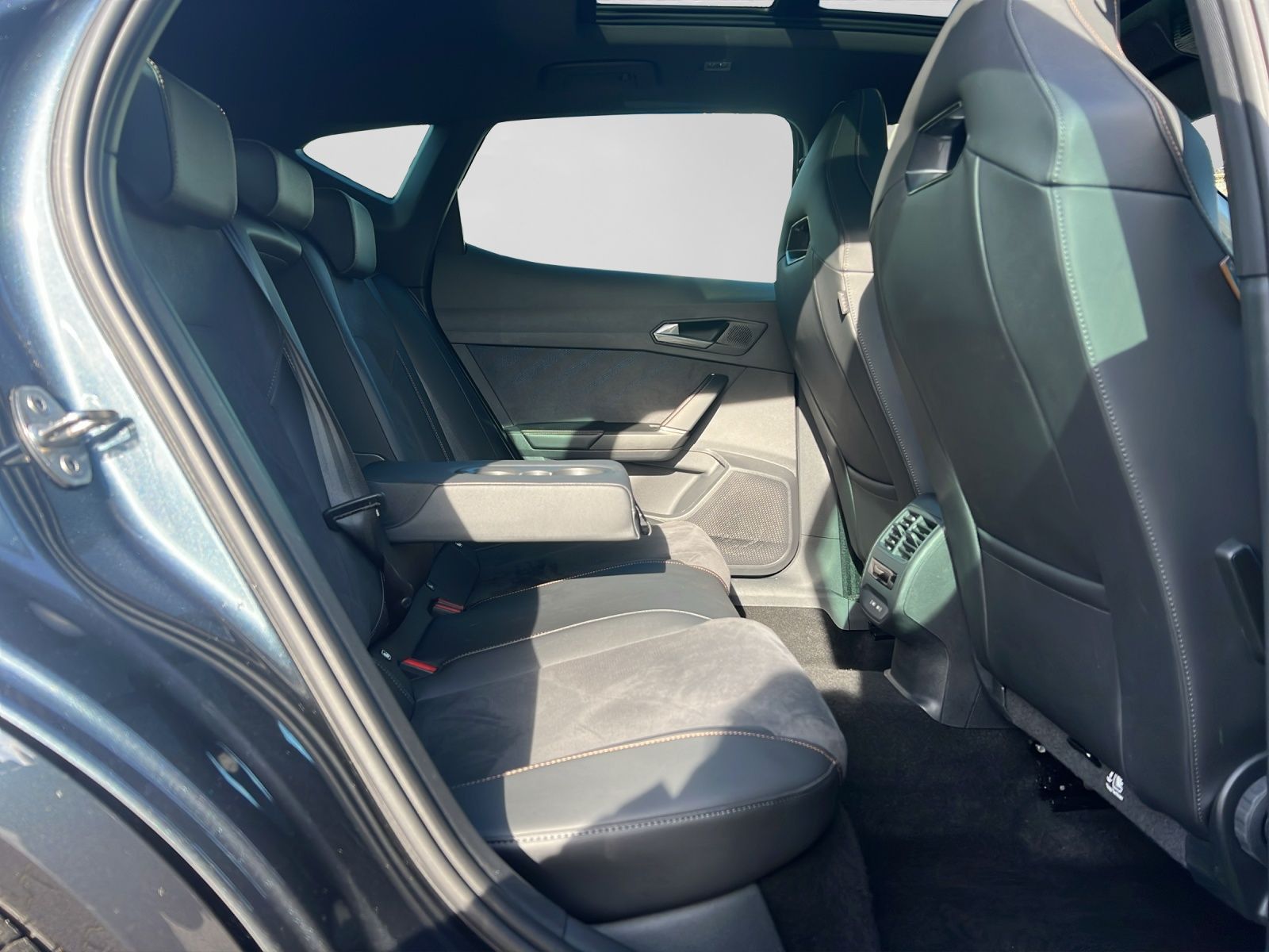 Cupra Formentor VZ 2.0 TSI LM19 PANO AHK SENNHEISER 36