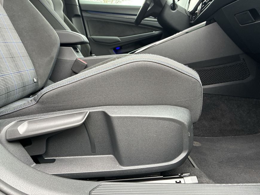 Volkswagen Golf VIII GTE 1.4 eHybrid DSG Matrix Navi Kamera