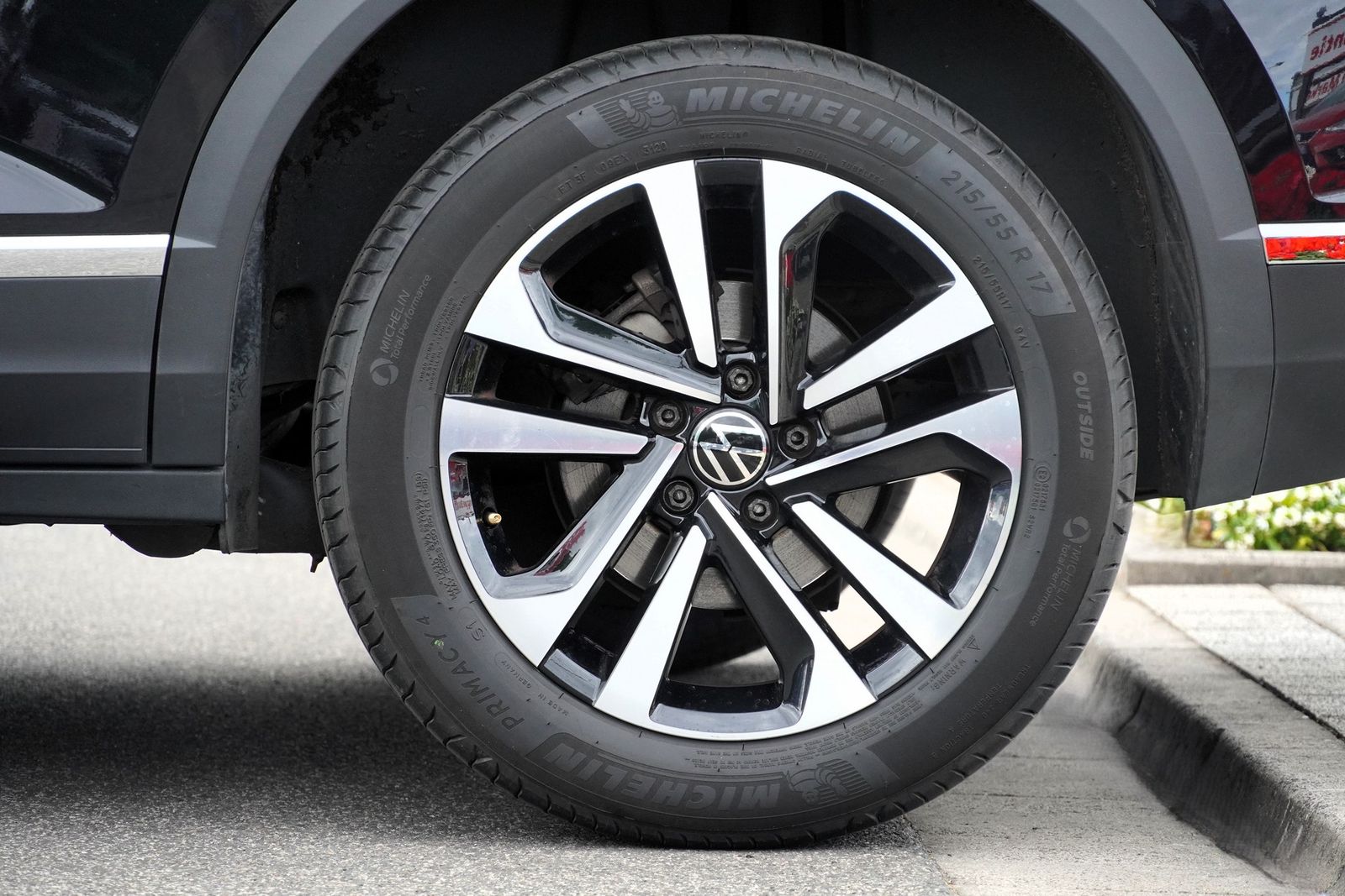 Volkswagen T-Roc 1.0 TSI United - Samsaru's Car Outlet