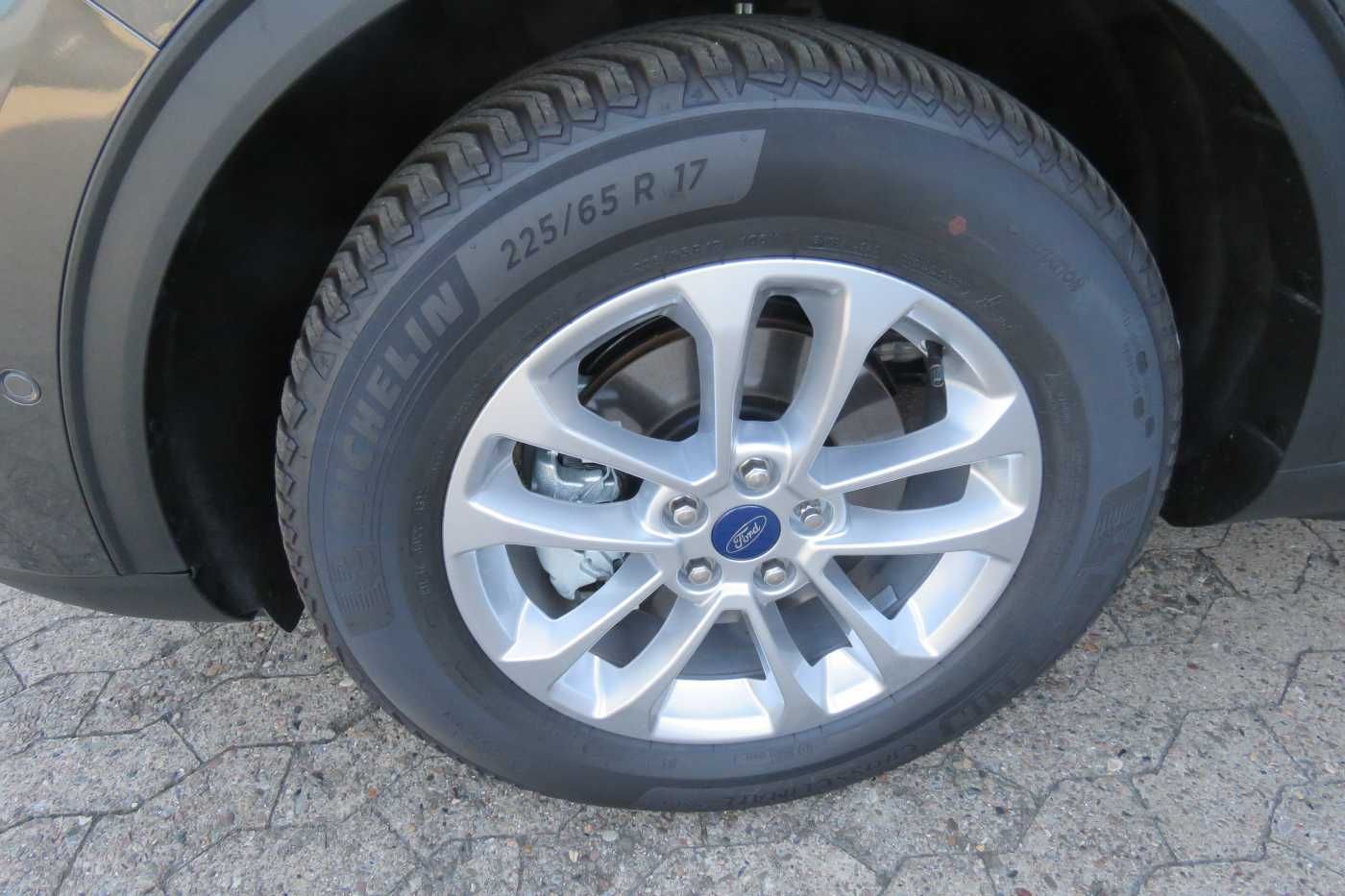 Ford Kuga Automatic TITANIUM - Samsaru's Car Outlet