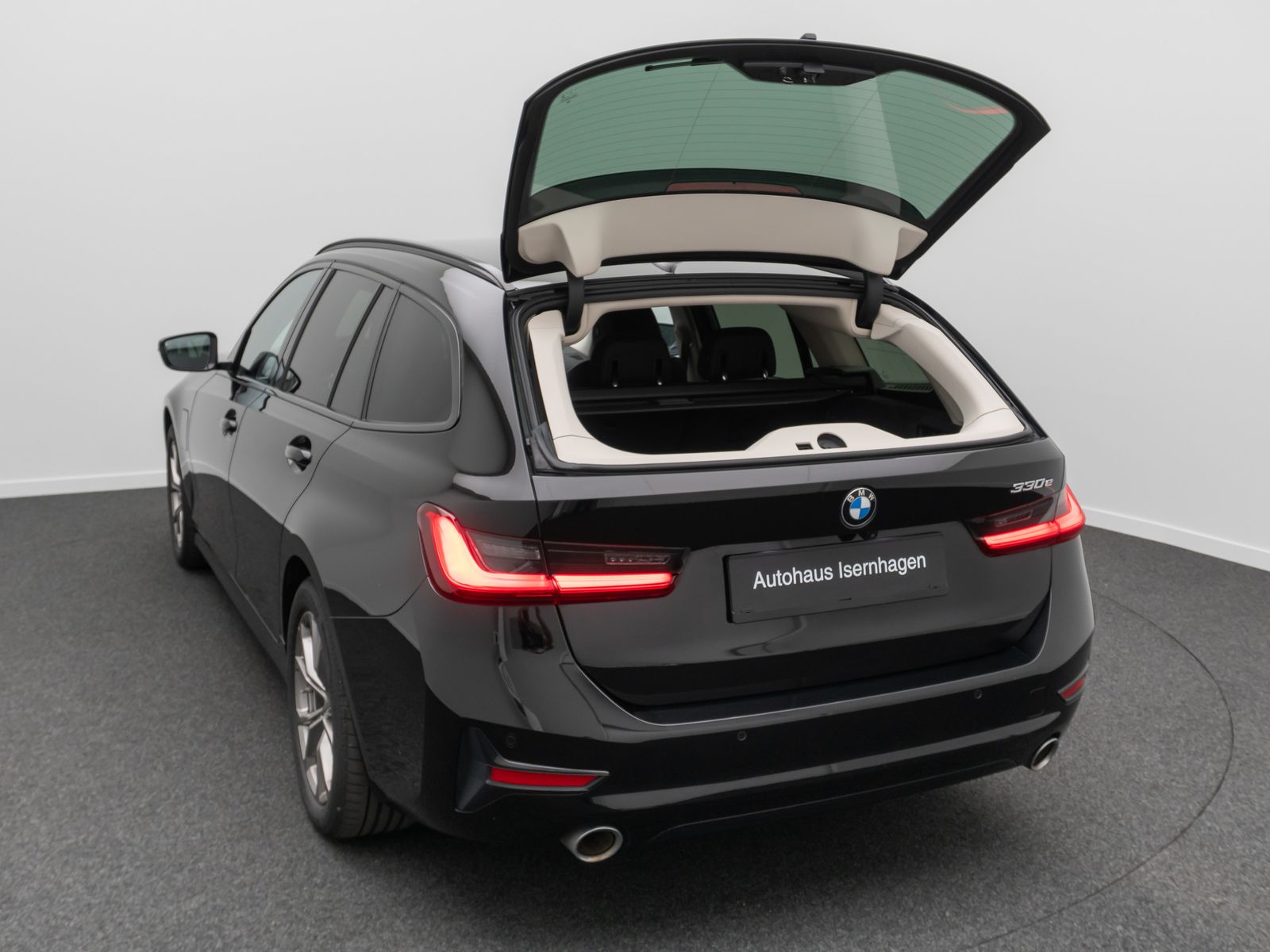 BMW 330e Sport Line - Samsaru's Car Outlet