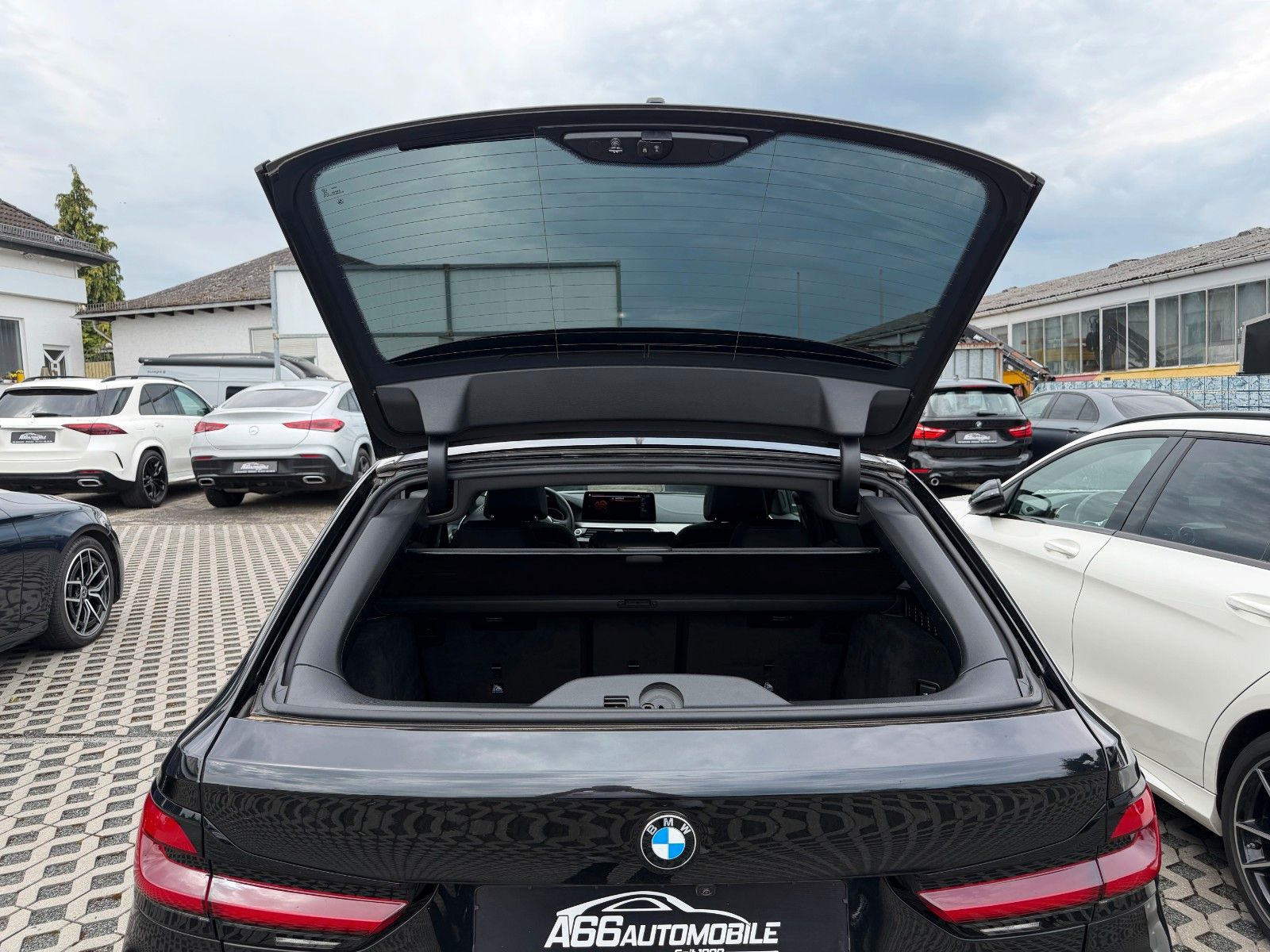 BMW 530i Luxury PANO*DDC*Leder*ACC*360°*AdapLED*HiFi