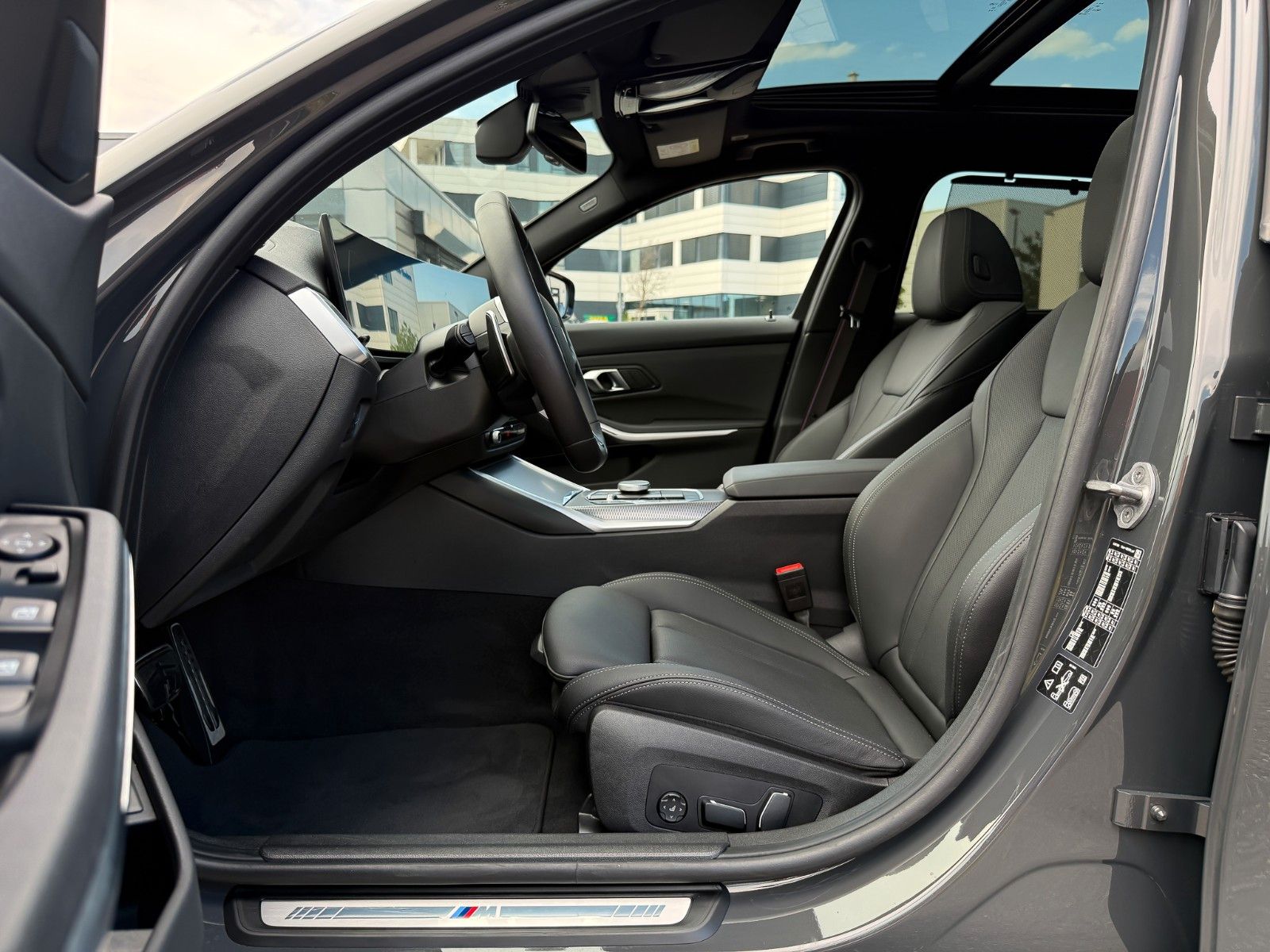 BMW 320d xD M Sport pro HuD Pano hifi StHzg memory