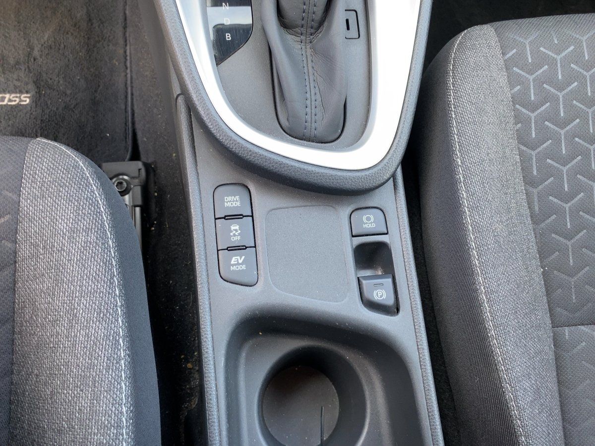 Toyota Yaris Cross 1.5 E FWD Comfort sparsamer Crossove