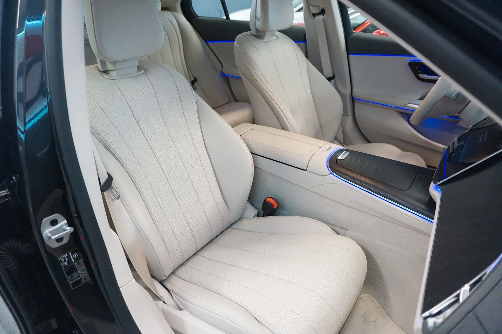 Mercedes-Benz E 220 d Avantgarde Advanced Plus - Samsaru's Car Outlet