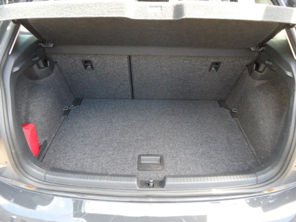 Volkswagen Polo 1.0 TSI Comfortline - Samsaru's Car Outlet