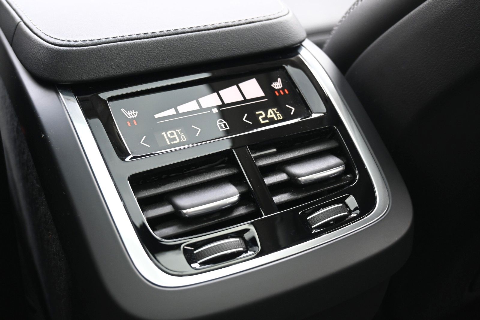 Volvo XC90 B5 D AWD Ultimate Bright*STHZ*LUFT*360°*AHK