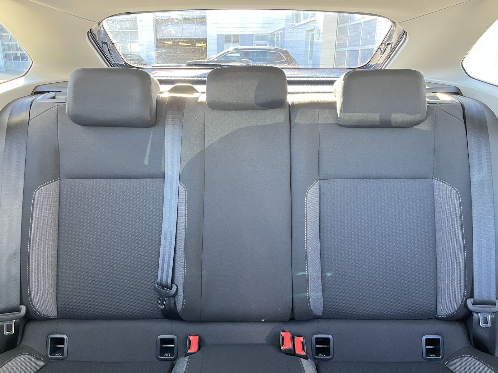 Volkswagen Taigo 1.0 TSI Life - Samsaru's Car Outlet