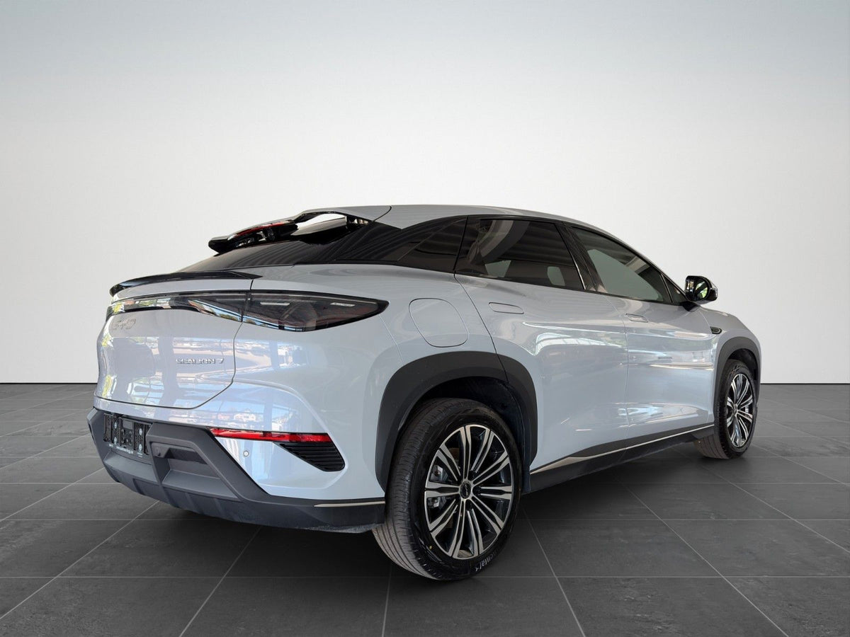 BYD Sealion 7