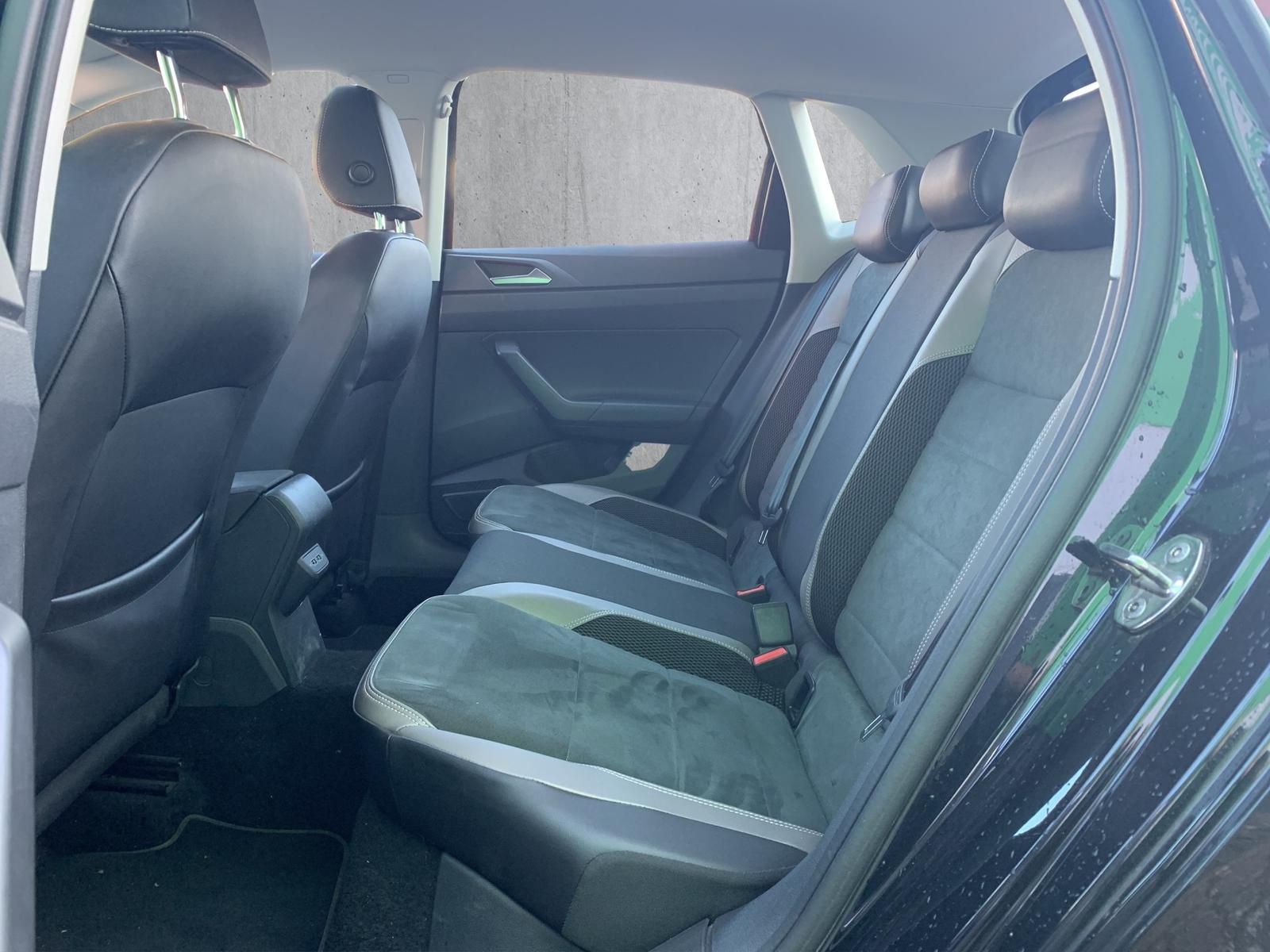 Volkswagen Polo VI HIGHLINE - Samsaru's Car Outlet
