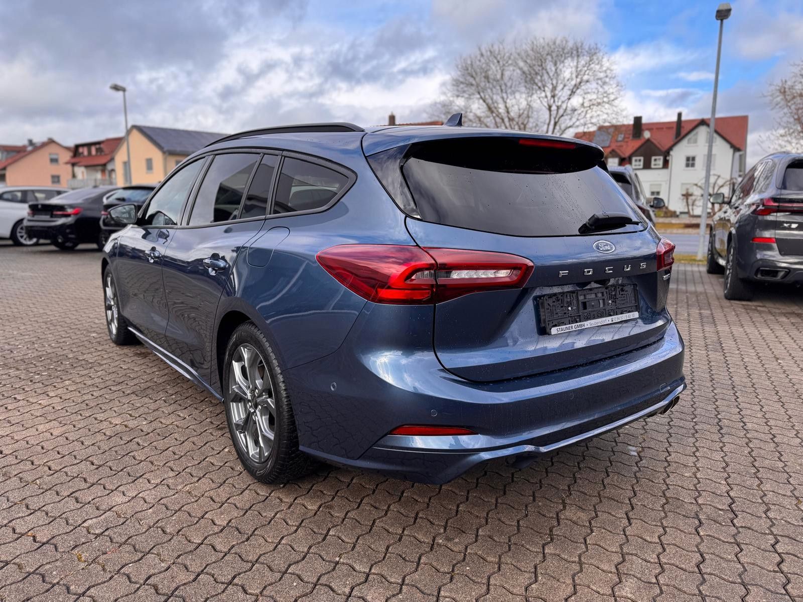 Ford Focus Turnier ST-Line X AHK KAMERA DAB LED