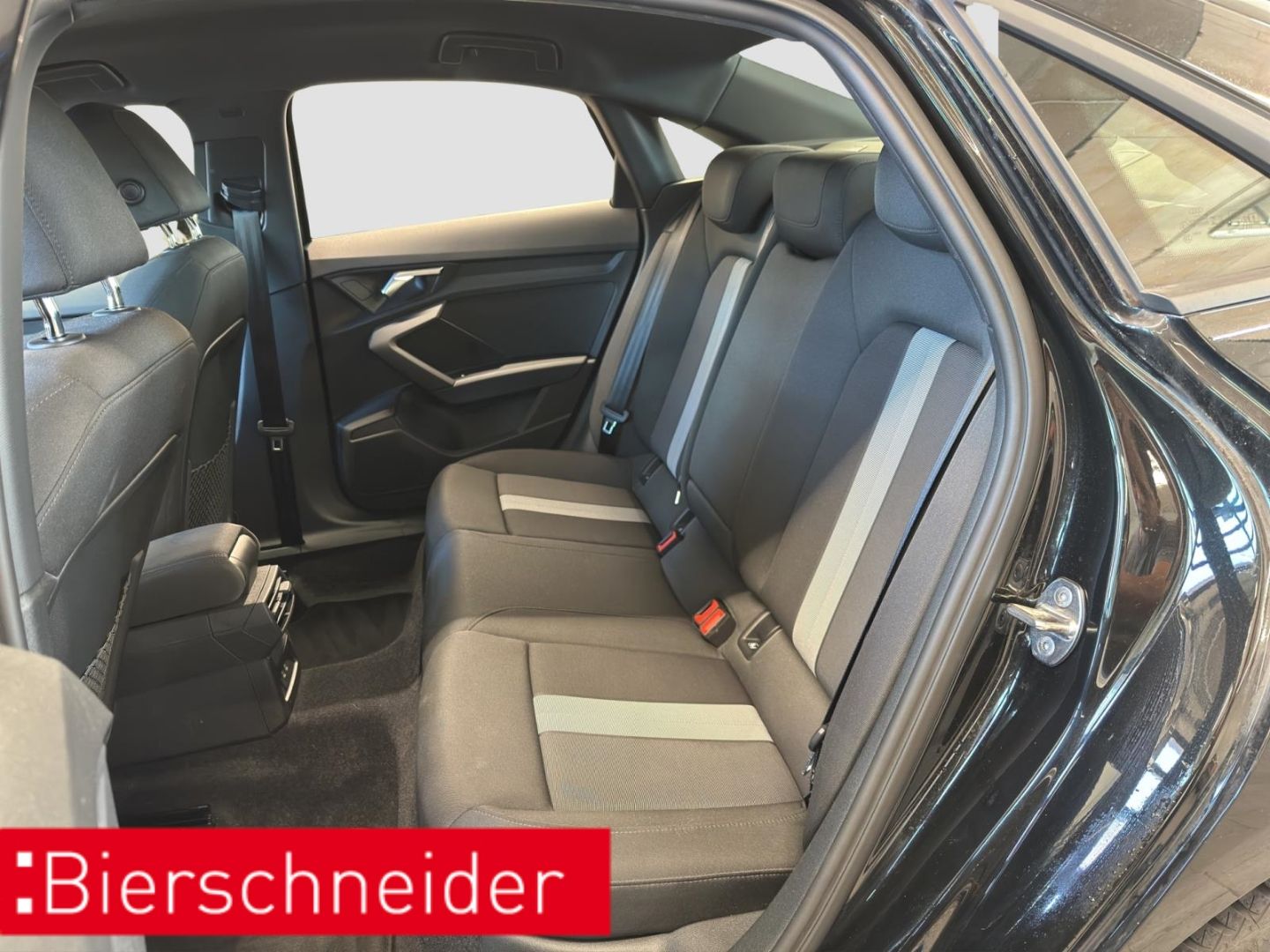 Audi A3 Limousine 2.0 TDI S tronic 35 advanced REAR N