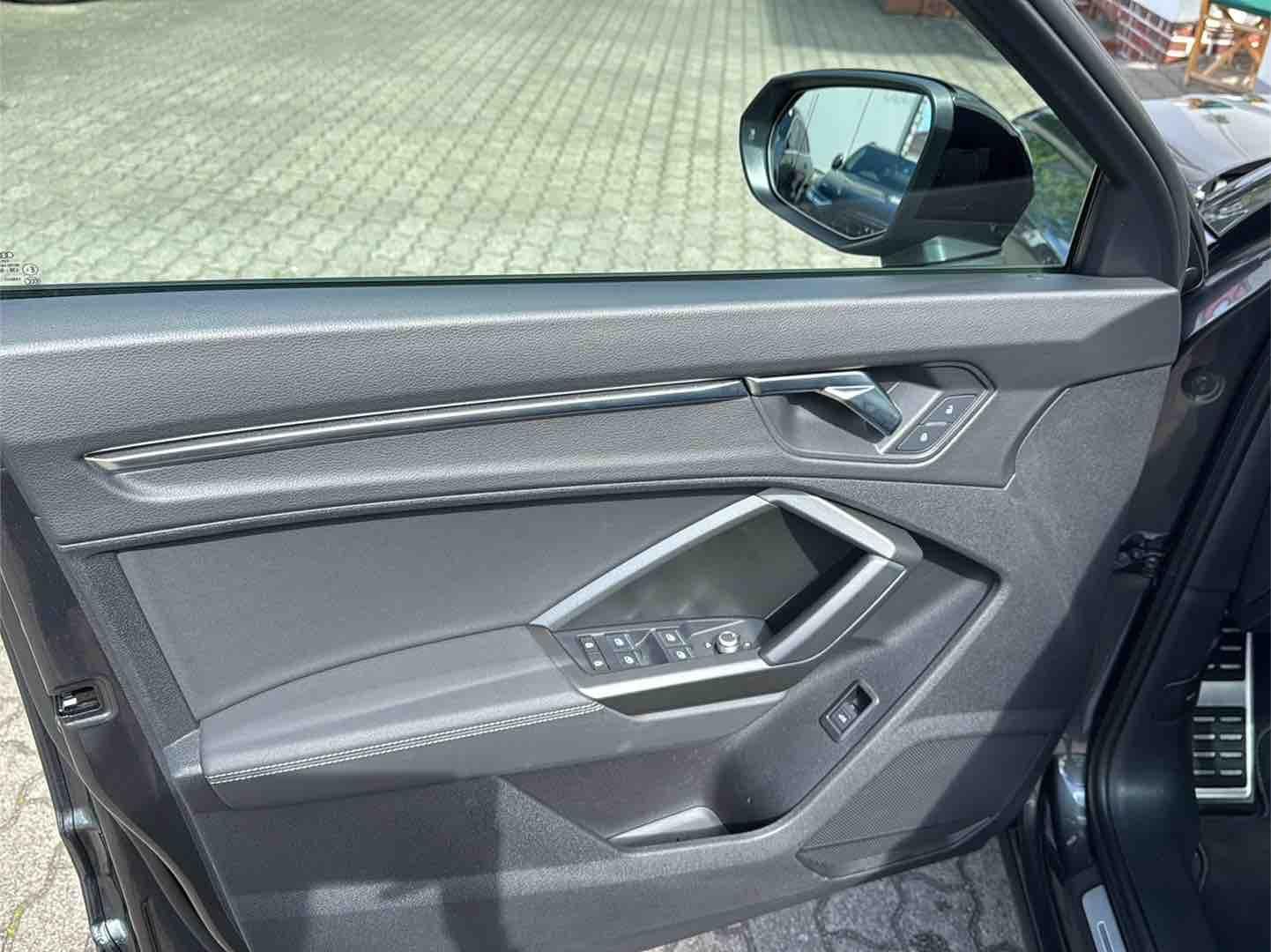 Audi Q3 Sportback 40 TFSI S line - Samsaru's Car Outlet