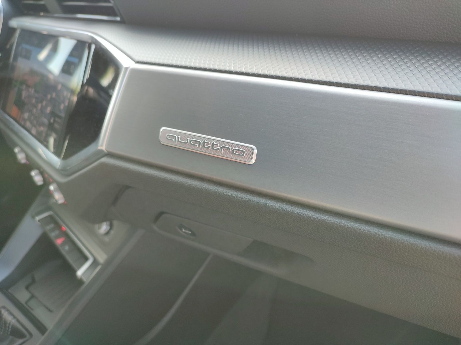 Audi Q3 40 TDI quattro S line - Samsaru's Car Outlet