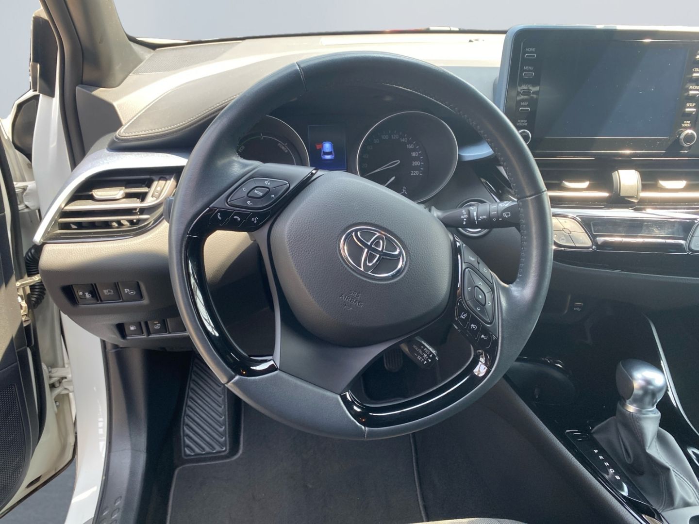 Toyota C-HR 1.8 Hybrid Team - Samsaru's Car Outlet