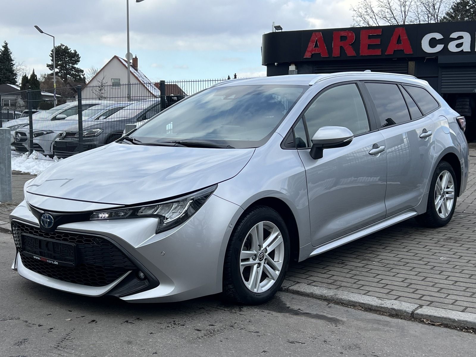Toyota Corolla Touring Hybrid - Samsaru's Car Outlet