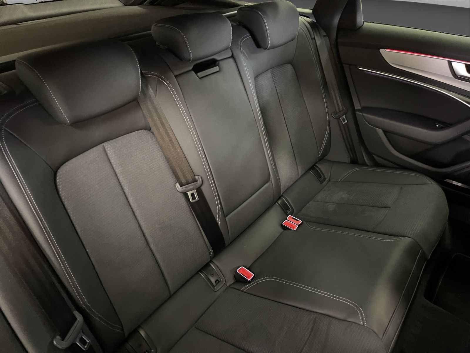 Audi A6 Avant 50 TFSIe qu. S line - Samsaru's Car Outlet