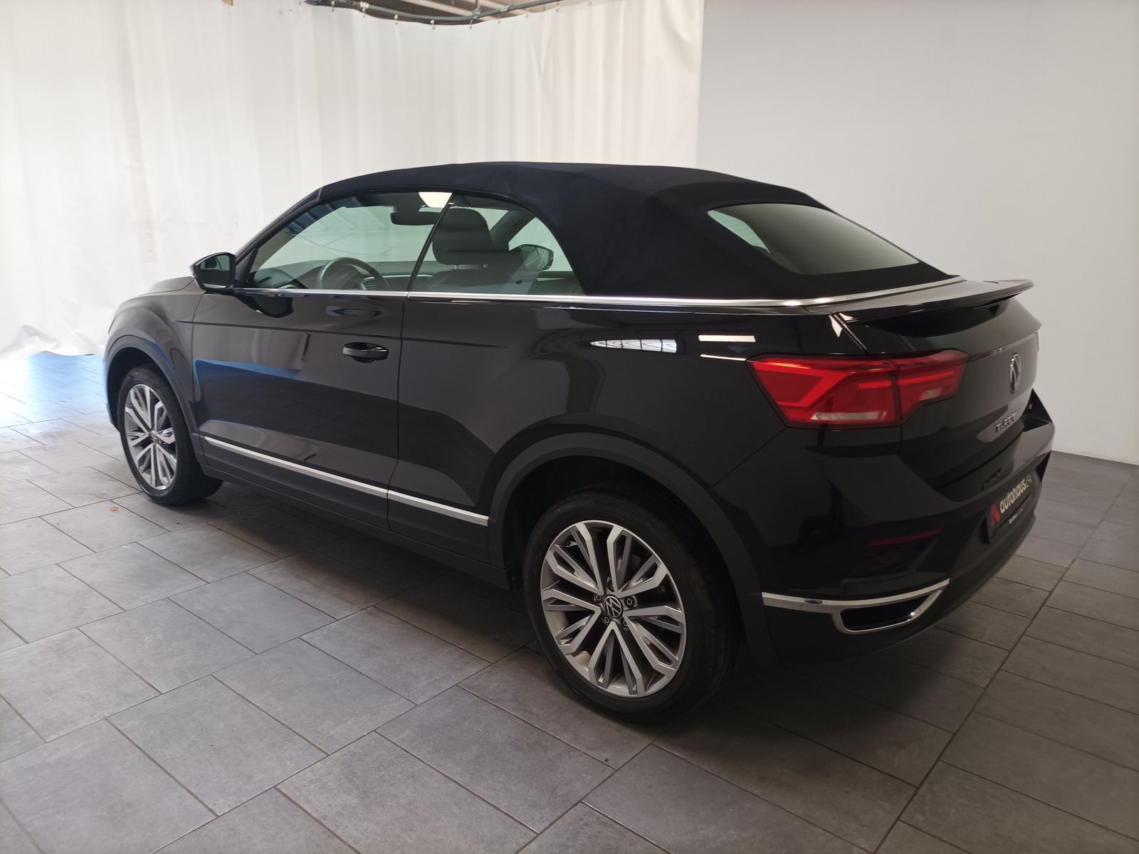 Volkswagen T-Roc 1.5 TSI Style - Samsaru's Car Outlet