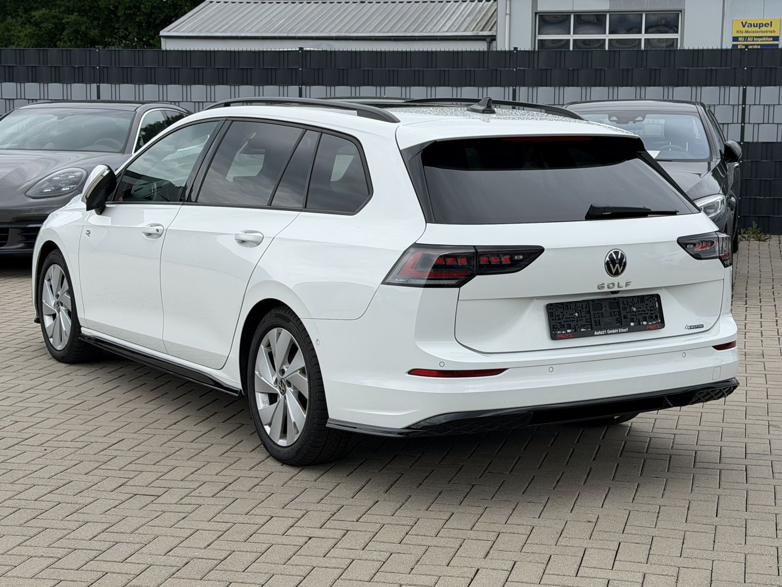 Volkswagen Golf 2.0 TSI 4M R-Line PANO|HUD|Matrix|360°|AHK