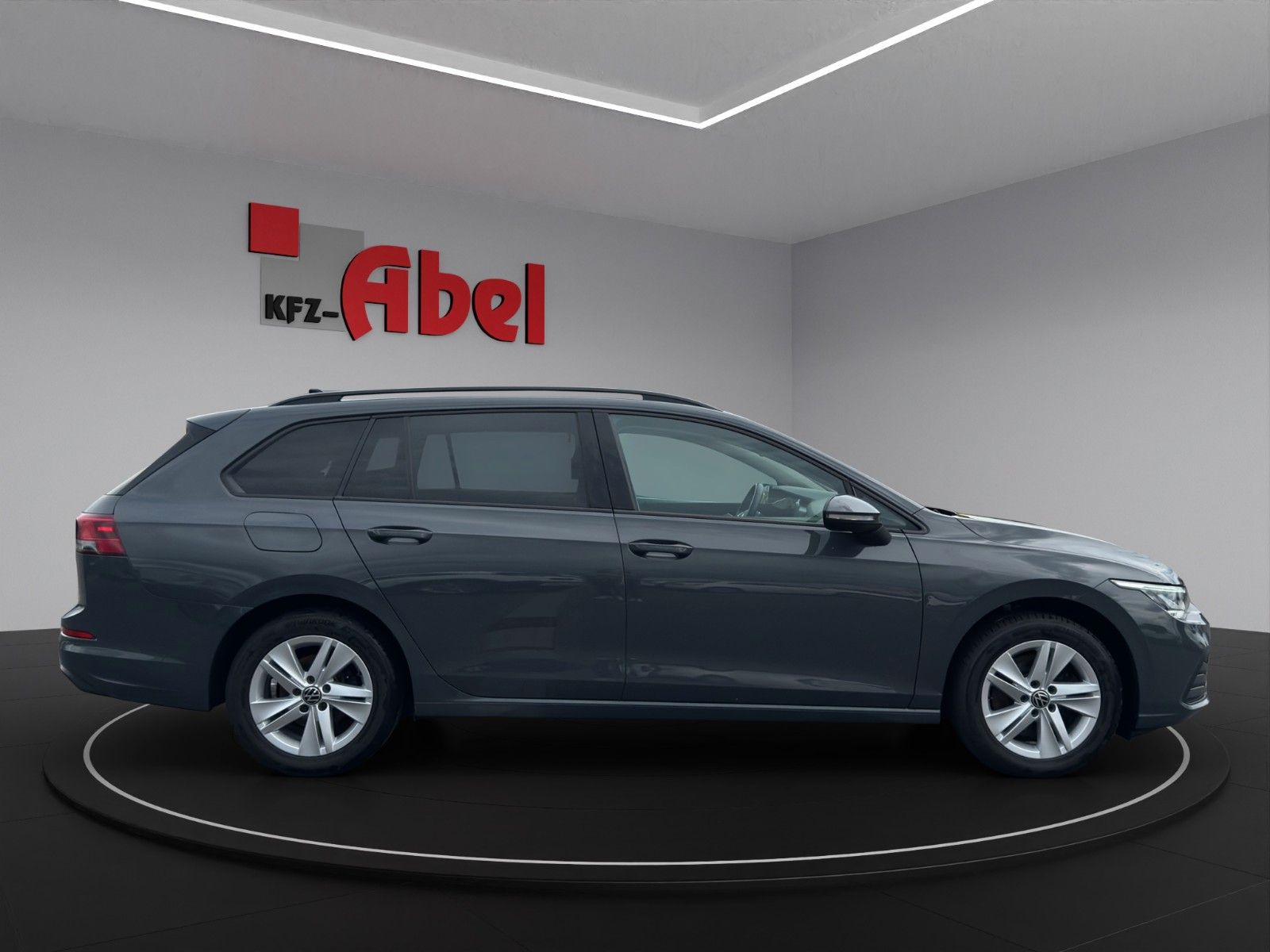 Volkswagen Golf VIII 2,0TDI DSG Var Life - Samsaru's Car Outlet