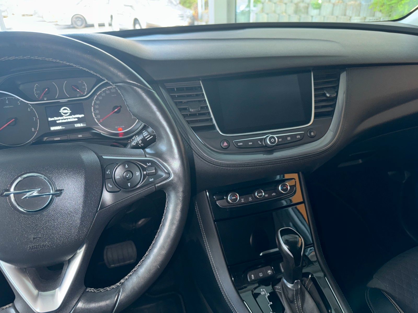Opel Grandland X Innovation - Samsaru's Car Outlet