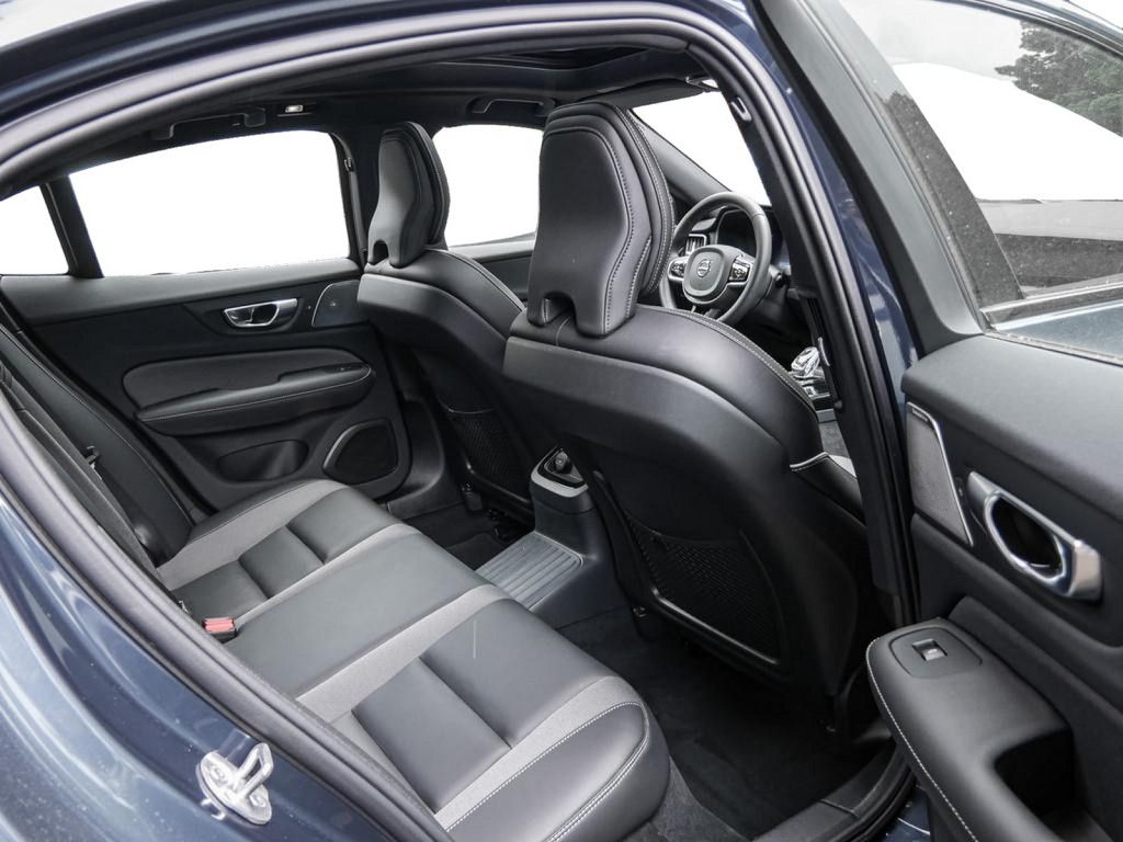 Volvo S60 T8 Ultimate Dark Recharge Plug-In Hybrid AWD