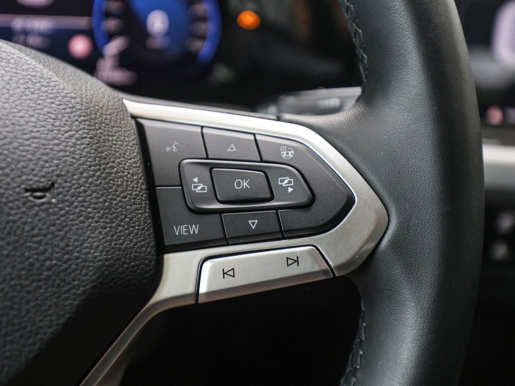 Volkswagen Golf VIII Life 1.0 l TSI - Samsaru's Car Outlet