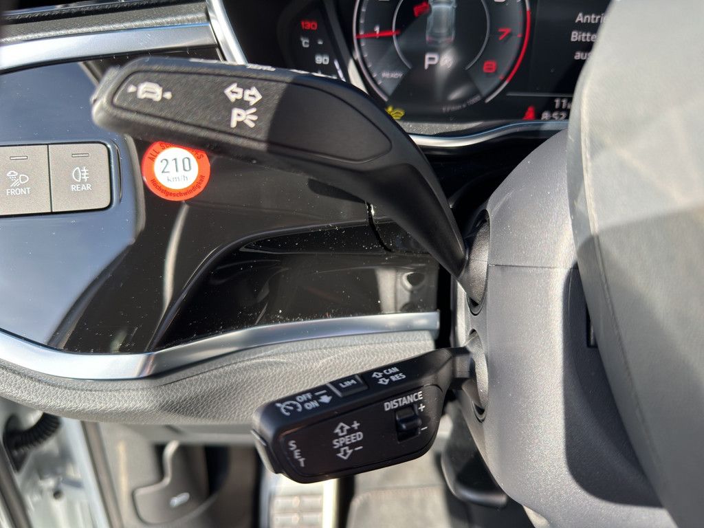 Audi Q3 35 1.5 TFSI S-tronic S line ACC MATRIX-LED