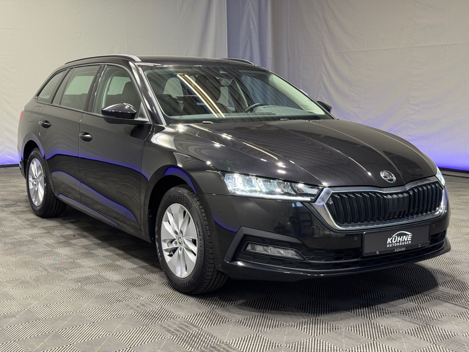 Skoda Octavia Combi 2.0 TDI Ambition - Samsaru's Car Outlet