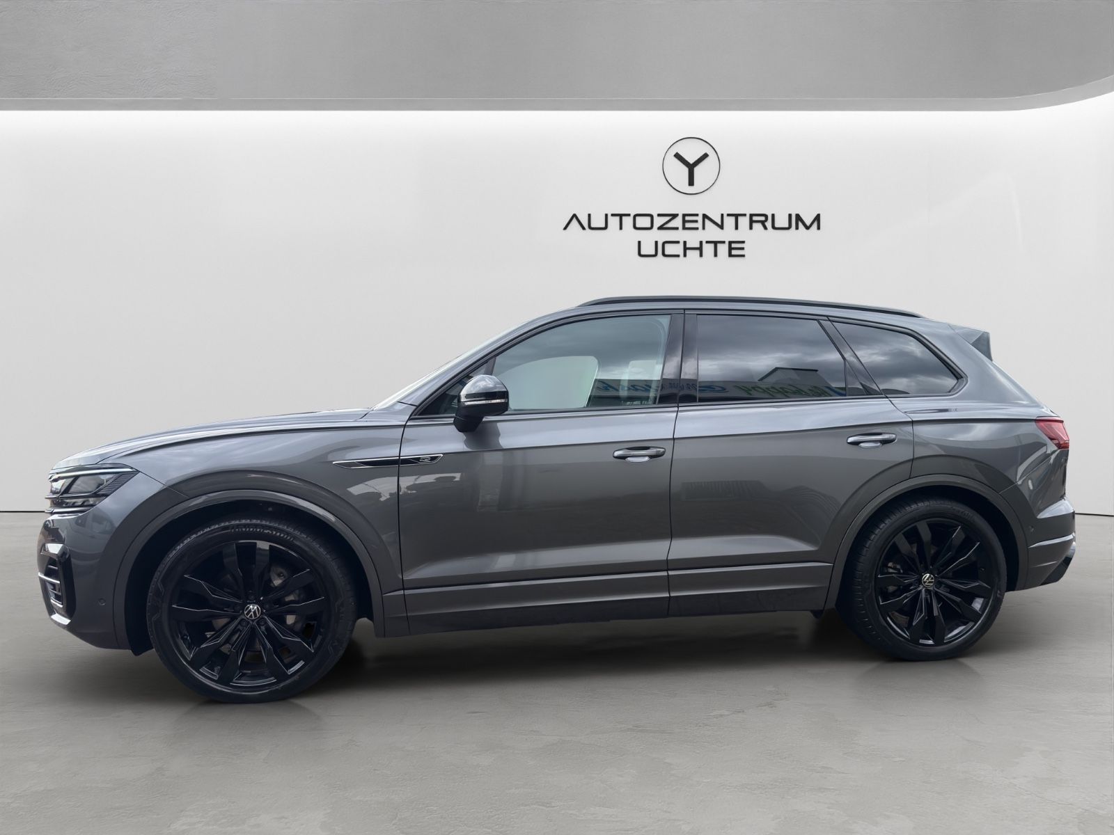 Volkswagen Touareg R-Line 4Motion BLACK/IQ-MATRIX/21"/PANO/