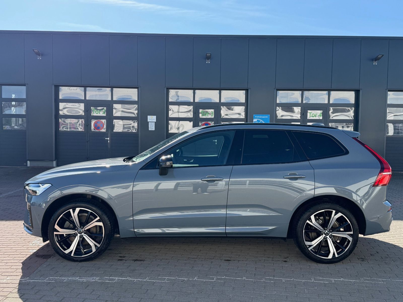 Volvo XC60 B4 B Plus Dark*H&K*360°*PANO*AHK*STHZG*