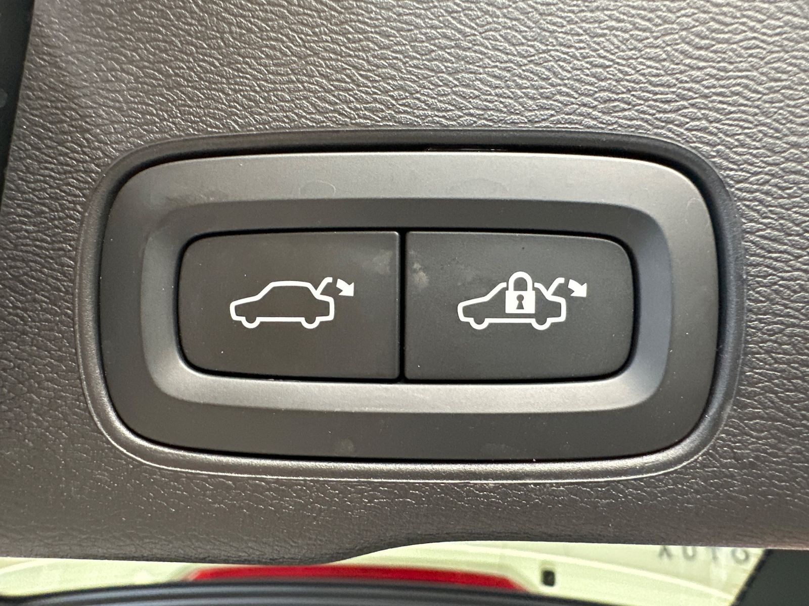 Volvo XC60 T6 AWD Recharge Core NAV+LED+PANO+AHK+STHZG