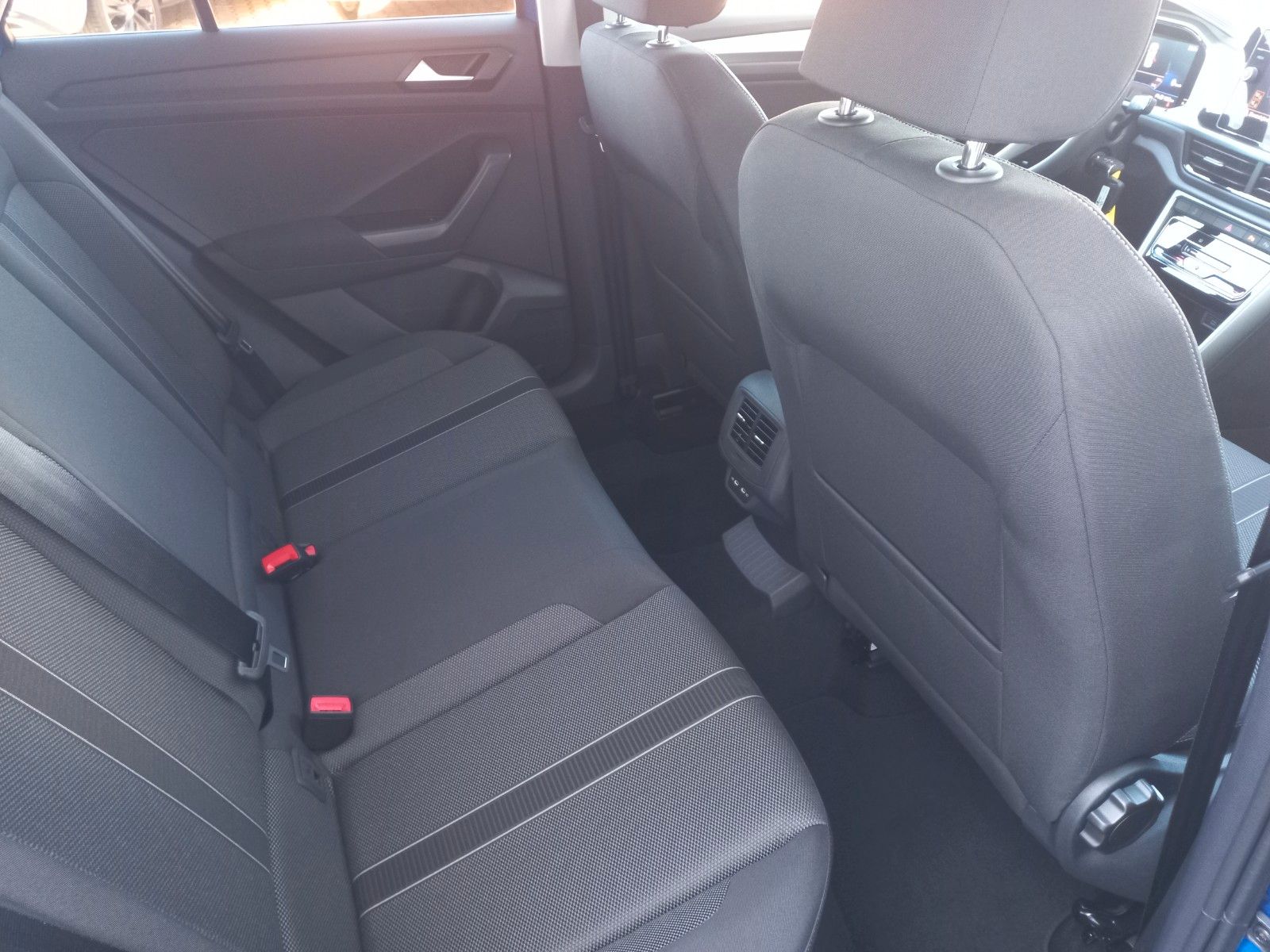 Volkswagen T-Roc Life - Samsaru's Car Outlet