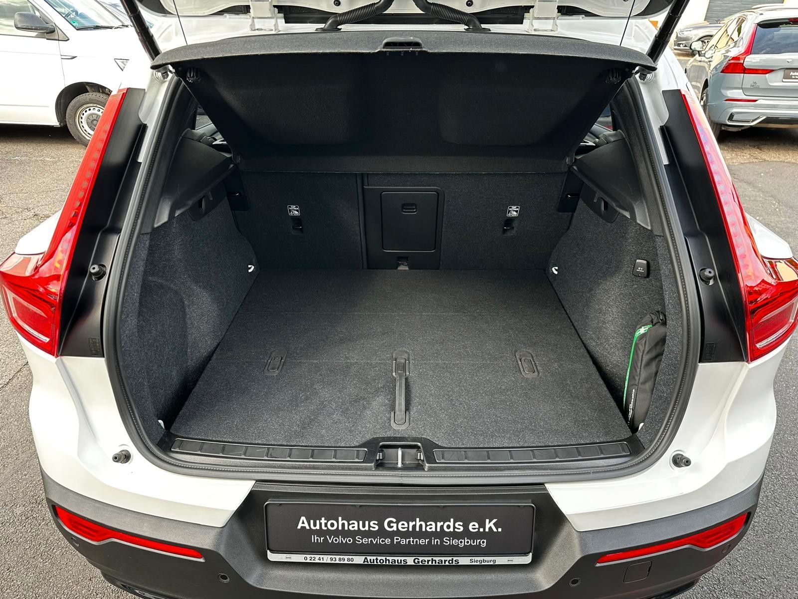 Volvo XC40 B3 Plus Dark Leder,AHK,Pano,360°,BLIS,ACC