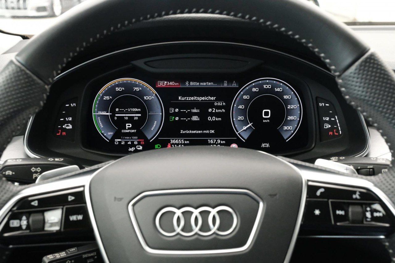 Audi A6 Avant 55 TFSI e quattro Sport - Samsaru's Car Outlet