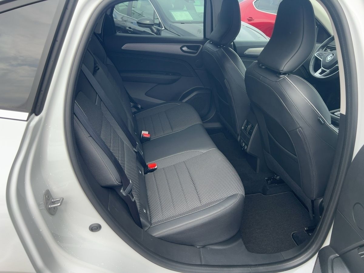 Renault Arkana 1.6 E-TECH INTENS - Samsaru's Car Outlet