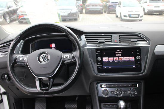 Volkswagen Tiguan 2.0 TDI 4Motion R-Line DSG Pano AHK ACC 2