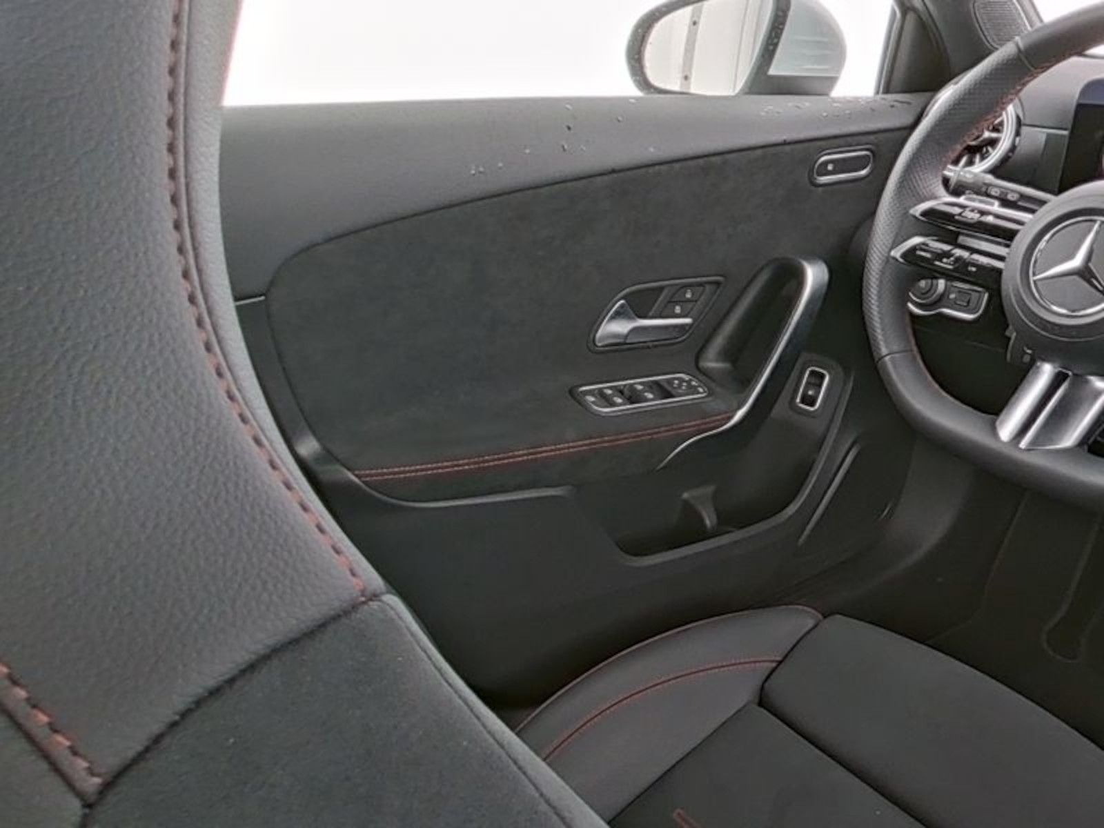 Mercedes-Benz A 250 e AMG Line - Samsaru's Car Outlet